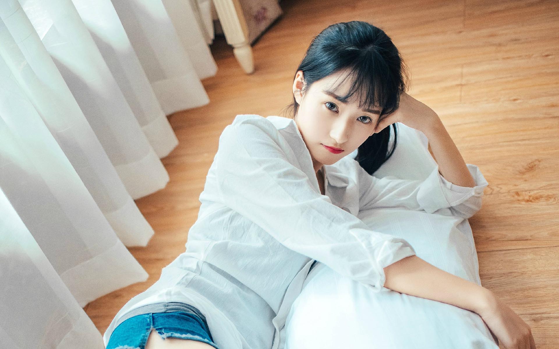 随机美女图片